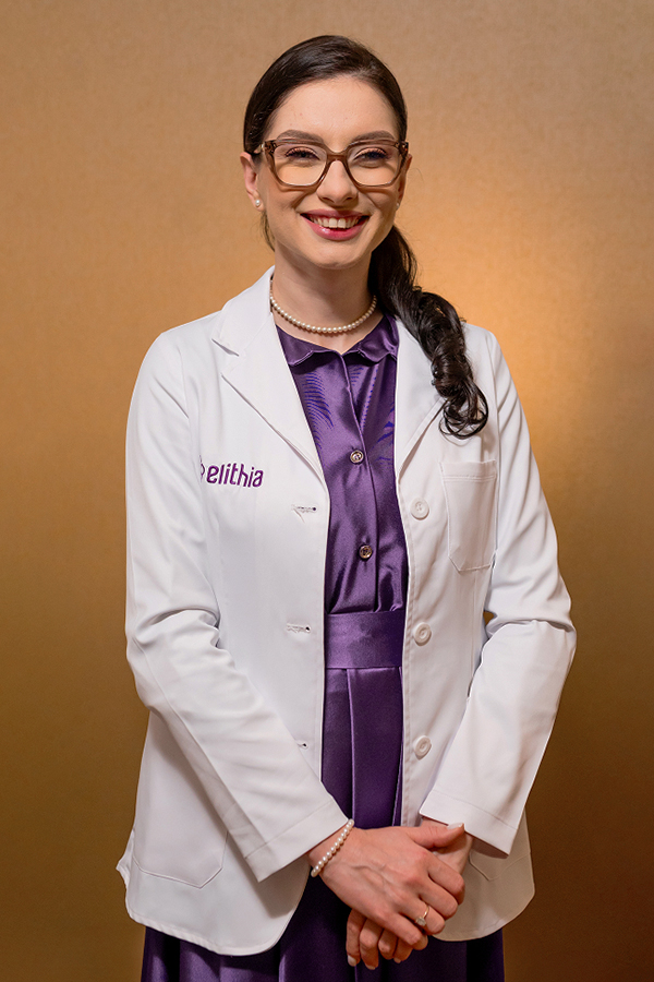 Dr. Iulia Huluță, Medic Specialist Obstetrică-Ginecologie, supraspecializare în Medicină Materno-Fetală, Terapie Fetală Intrauterină, Elithia